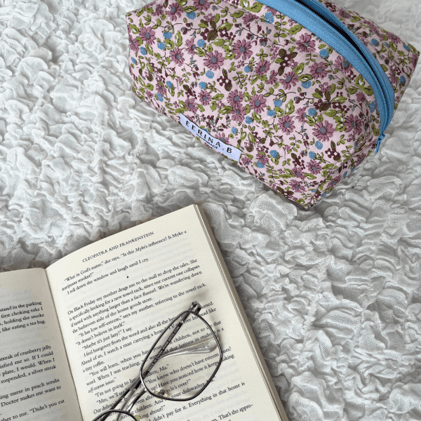 Normal pouch M - Wild Garden